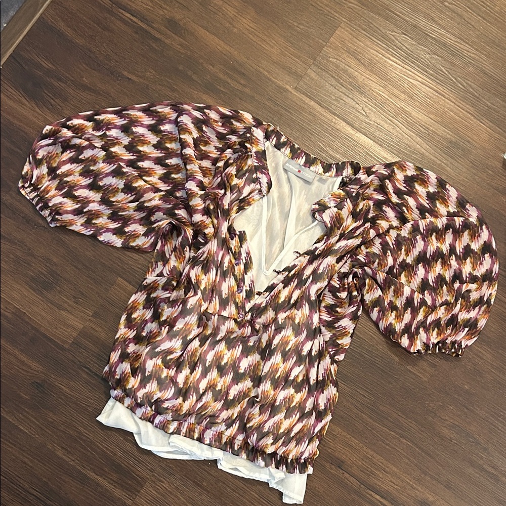 Chic Women's Blouse with Multicolor Pattern